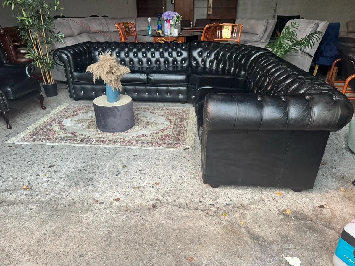 Unique Chesterfield cornersofa+anne queen armchair - Image 2