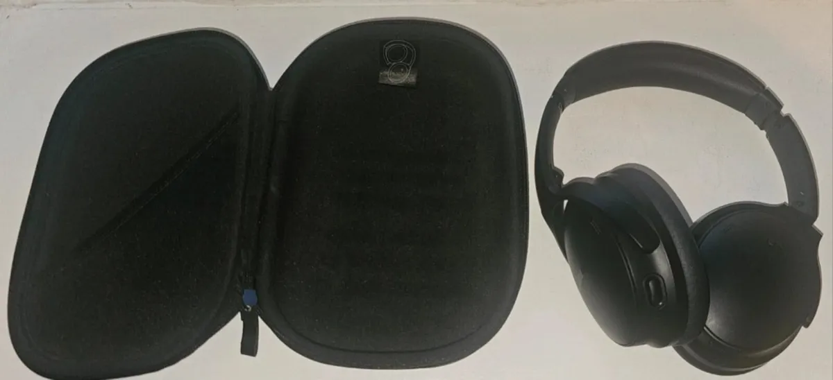 Bose QuietComfort 45 Headphones (Like New!) - Image 3