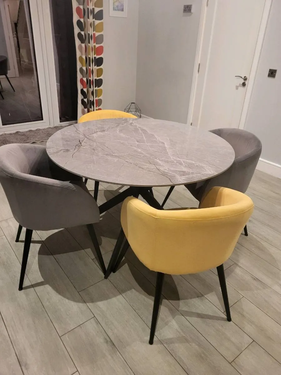 Dining table and 4 chairs - Image 1