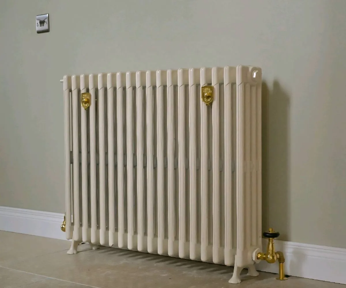 Victorian cast iron radiators - Fully restored - Image 4