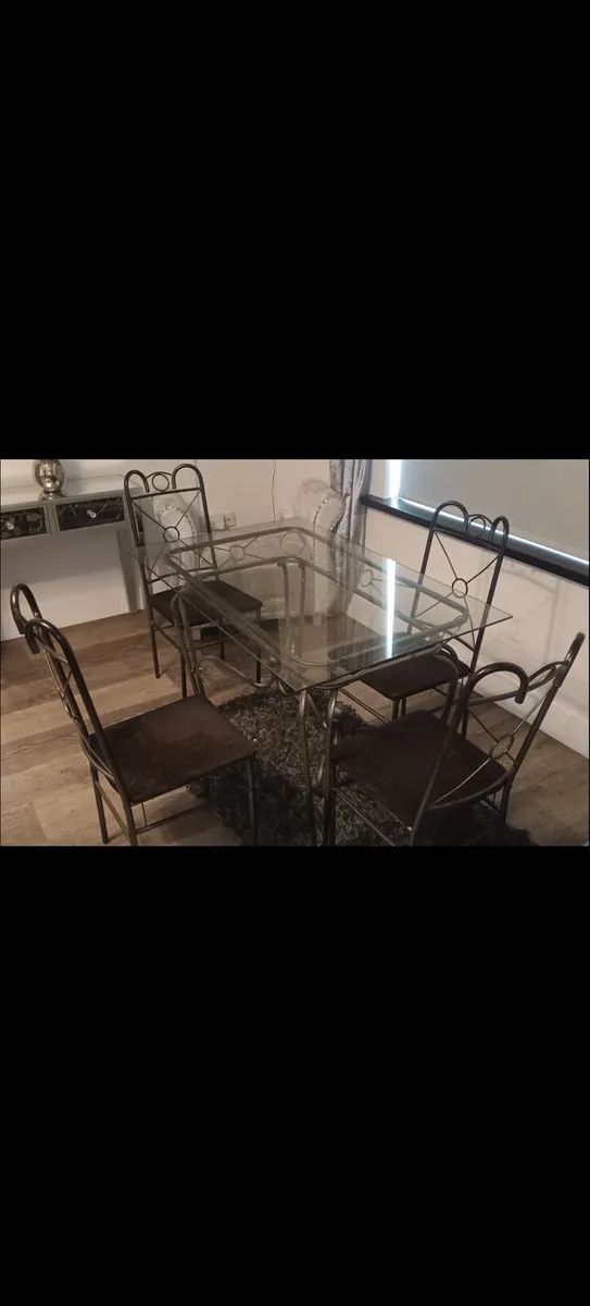 Glass top table and chairs - Image 3