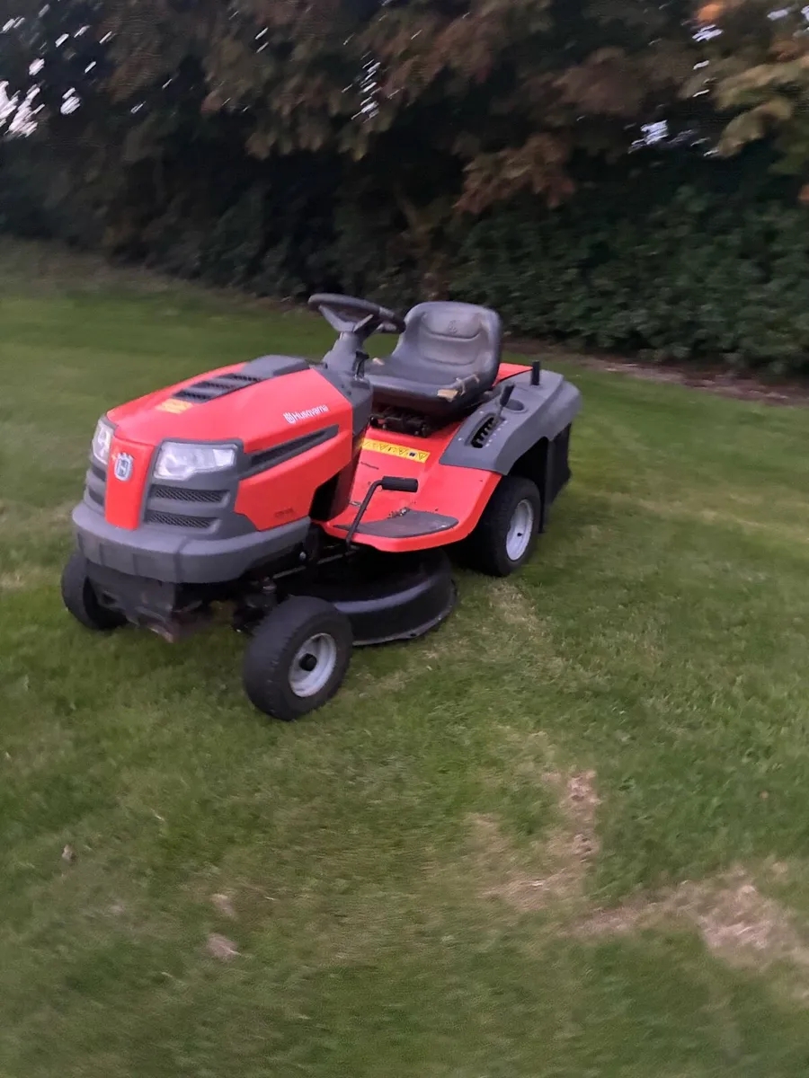 Husqvarna ride on lawnmower - Image 1