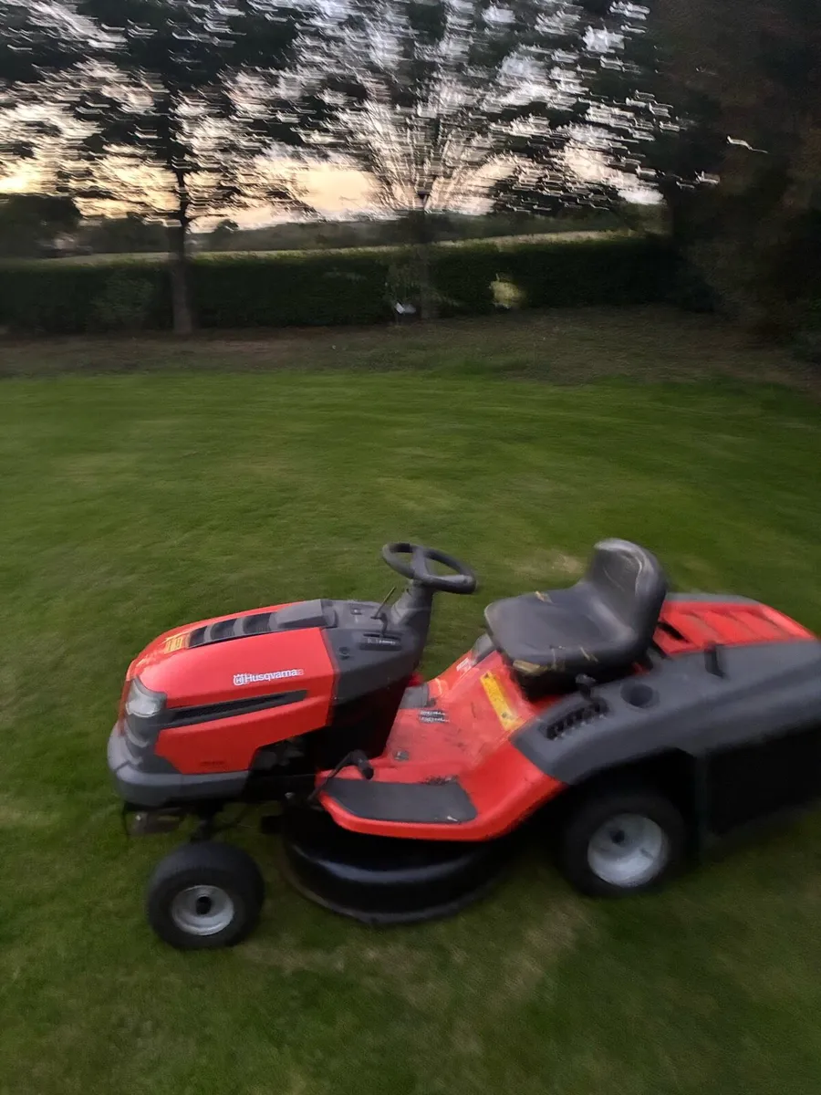 Husqvarna ride on lawnmower - Image 3