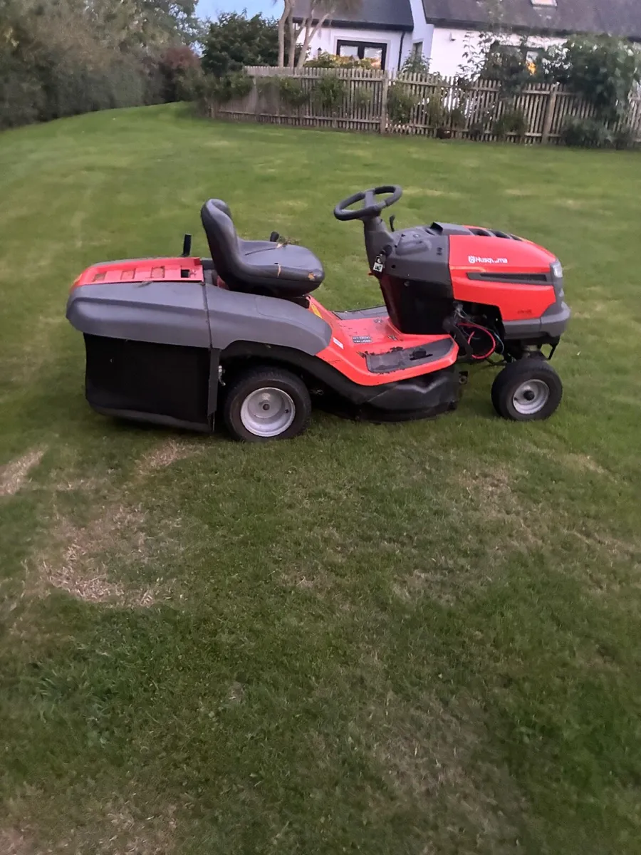 Husqvarna ride on lawnmower - Image 4
