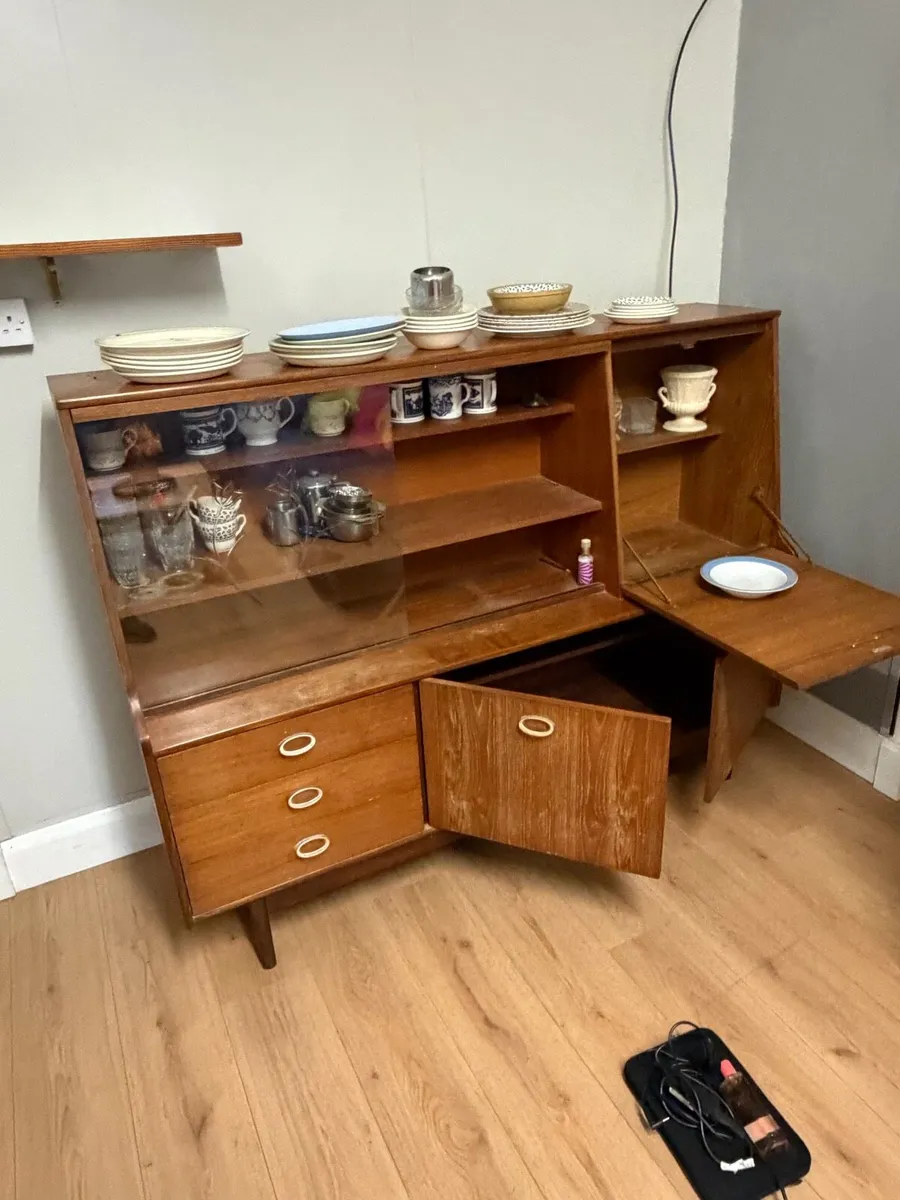 Old furniture - Image 1