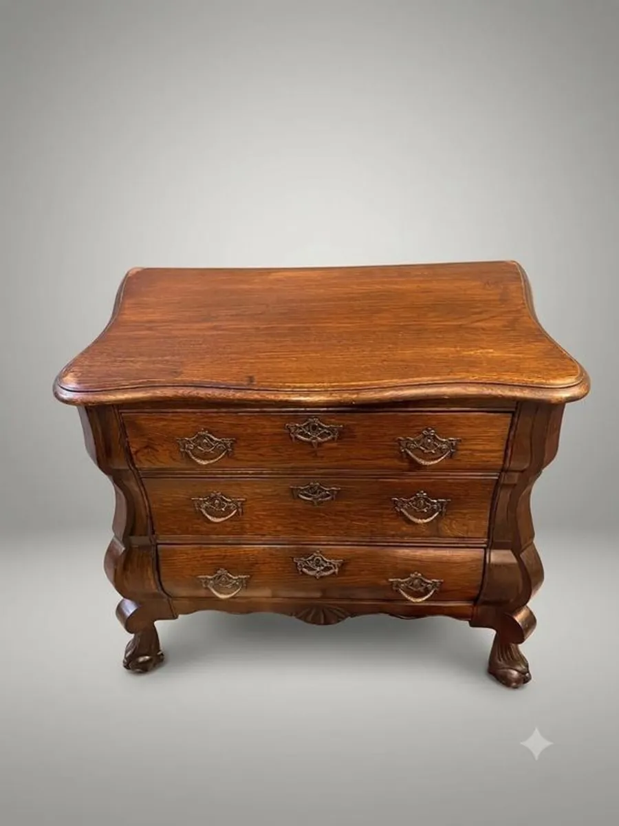 Early 20th Century Dutch Bombe Commode in Solid Oak - Image 3