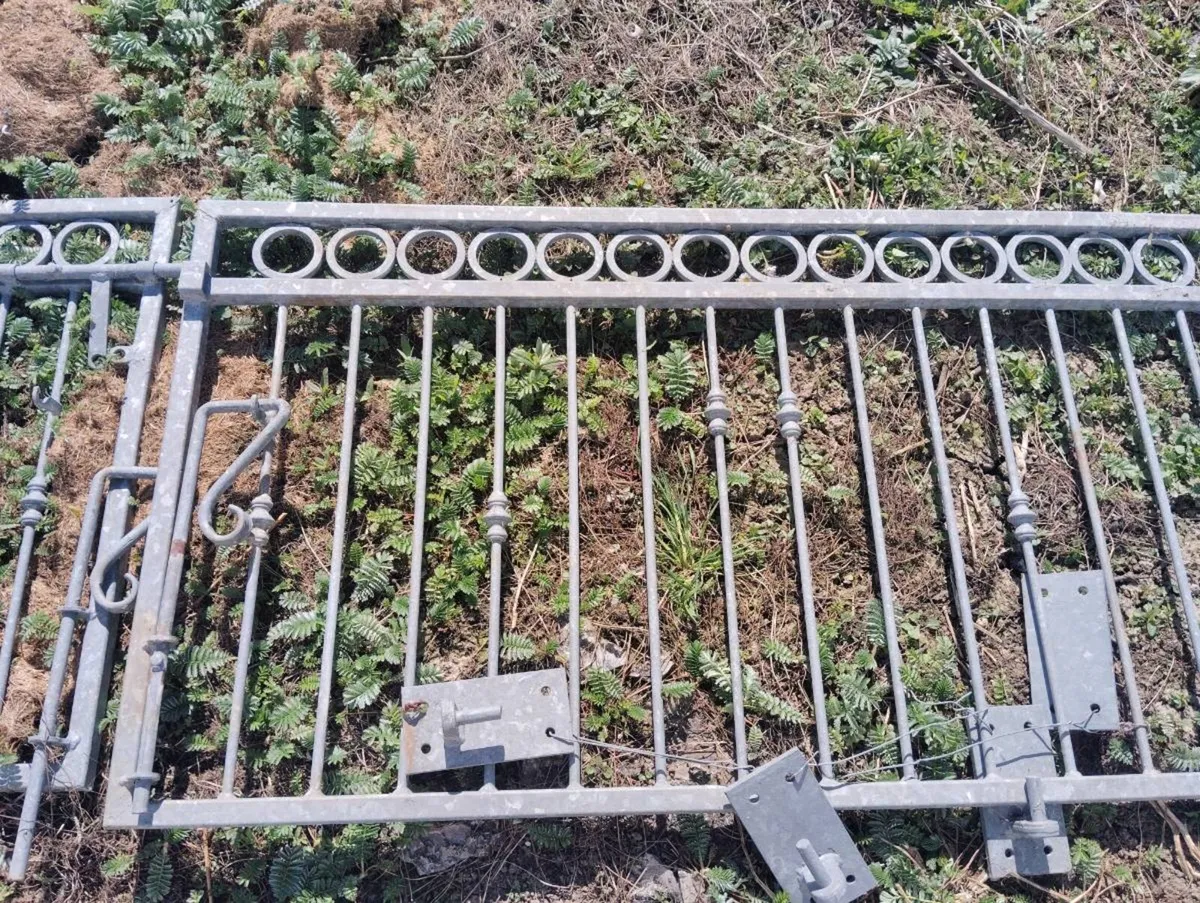 Gates - Image 3