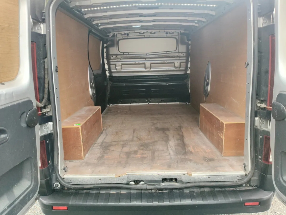 Nissan NV300 2017 - Image 4