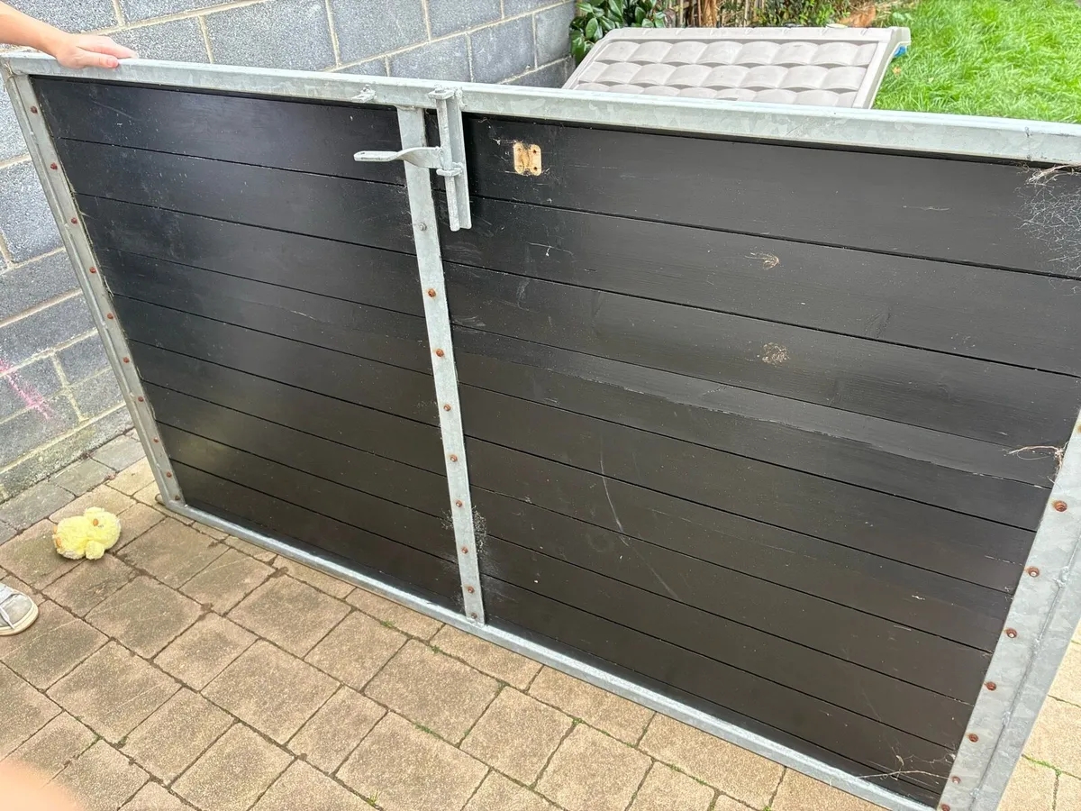 Gate - Image 2