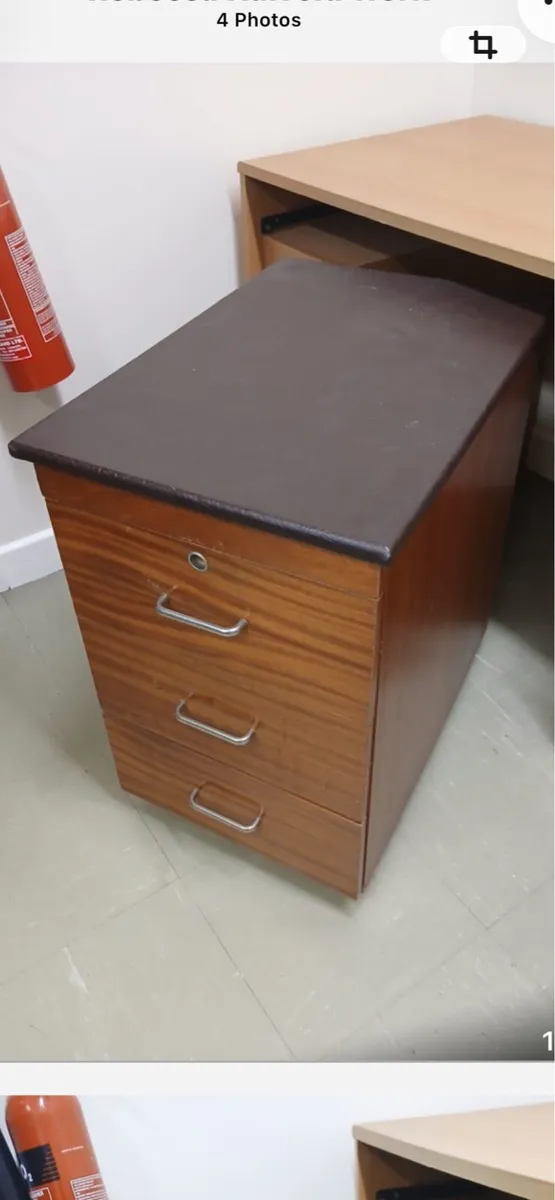 Office desk and locker - Image 3