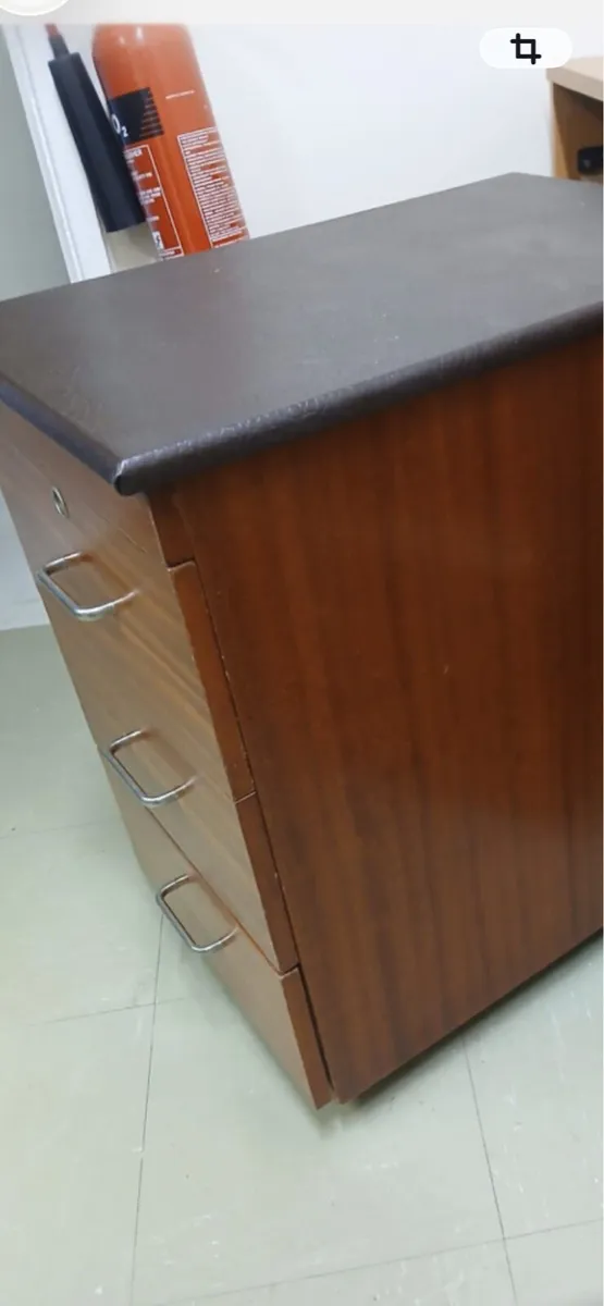 Office desk and locker - Image 4