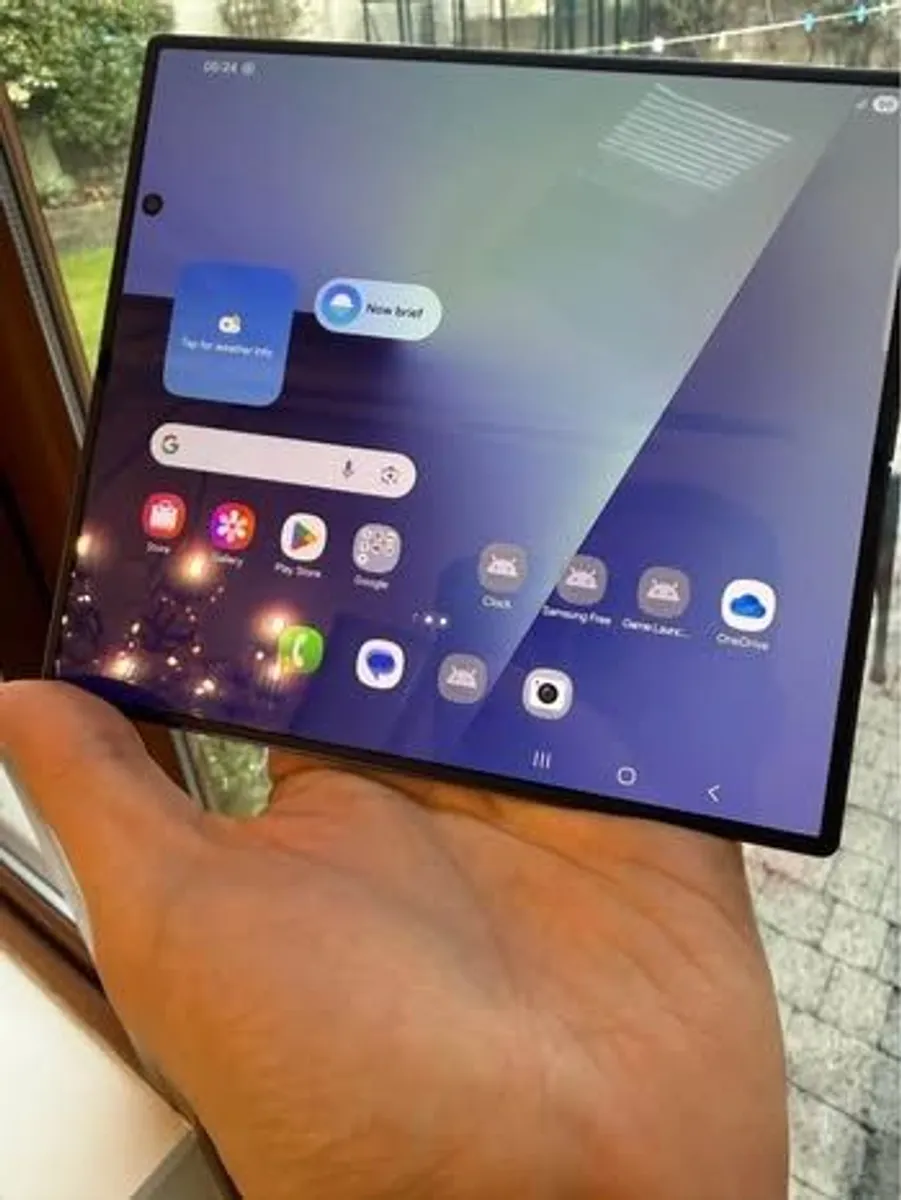 Samsung Galaxy Z Fold7, 512GB, 12GB RAM, dual SIM, unlocked. Model SM-F966B/DS. - Image 1