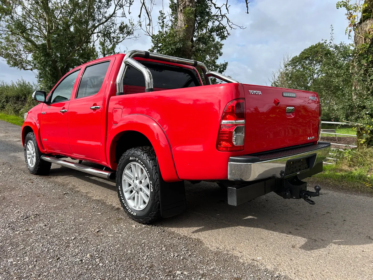 2016/161 Toyota Hilux 3.0 D-4D 171 Auto Invincible - Image 2
