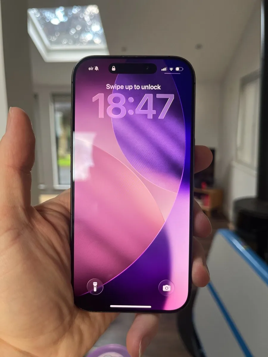 iPhone 17 - Image 1