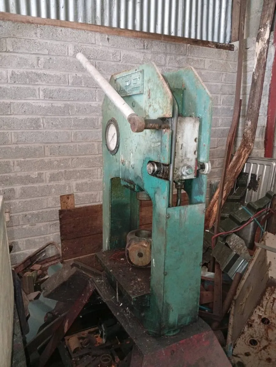 Hydraulic press - Image 3