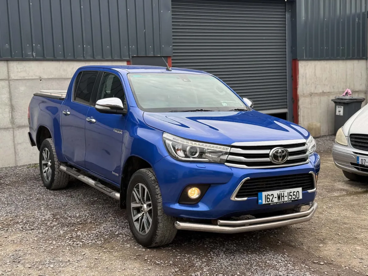 162 Toyota Hilux 2.4D invincible - Image 3