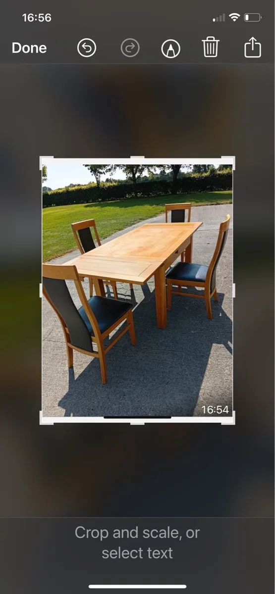 Table &4 chairs - Image 1