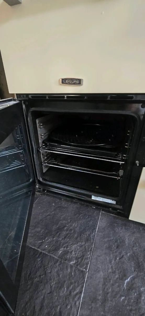 Leisure Cuisinemaster 100 dual-fuel range cook - Image 4
