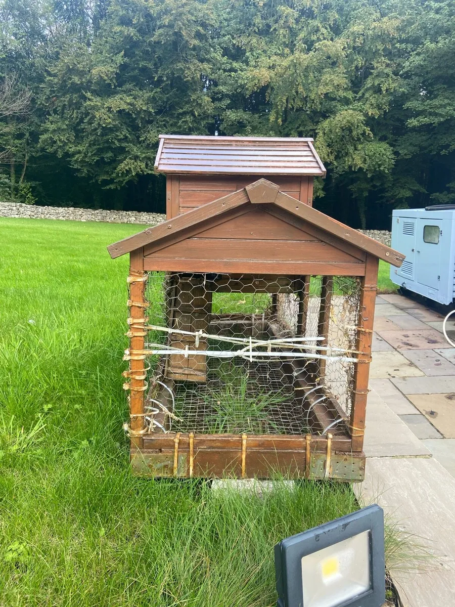 Rabbit hutch - Image 2