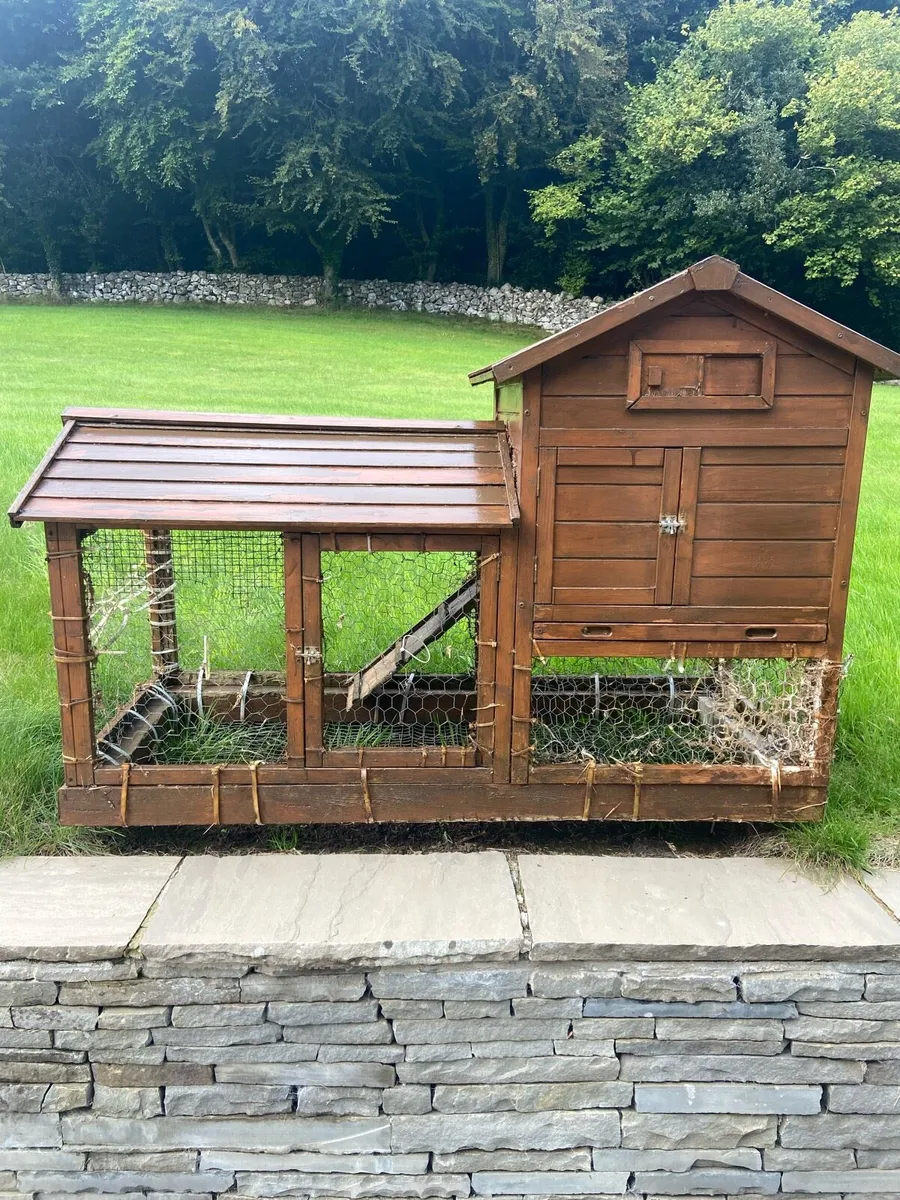 Rabbit hutch - Image 1