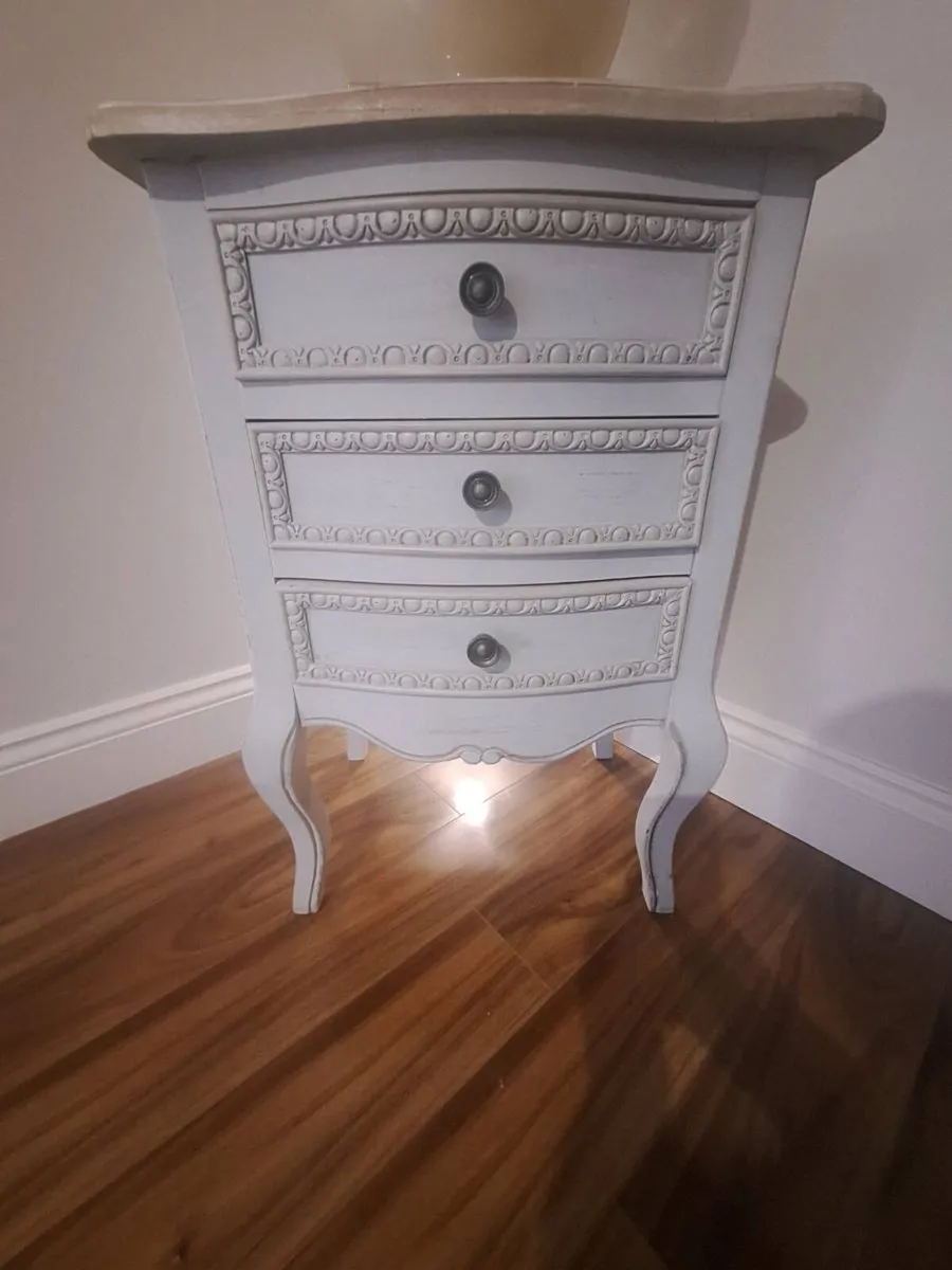Home Furnishings - Image 2