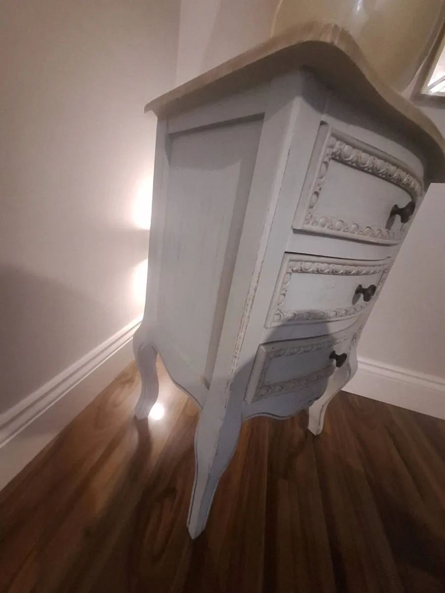 Home Furnishings - Image 3