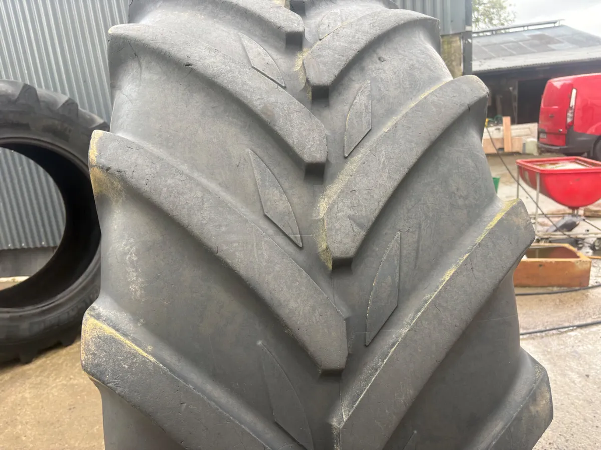 710/60/42 Michelins 60% - Image 2
