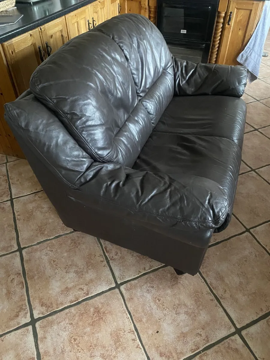 2 Seater Black Leather Couch - Image 2