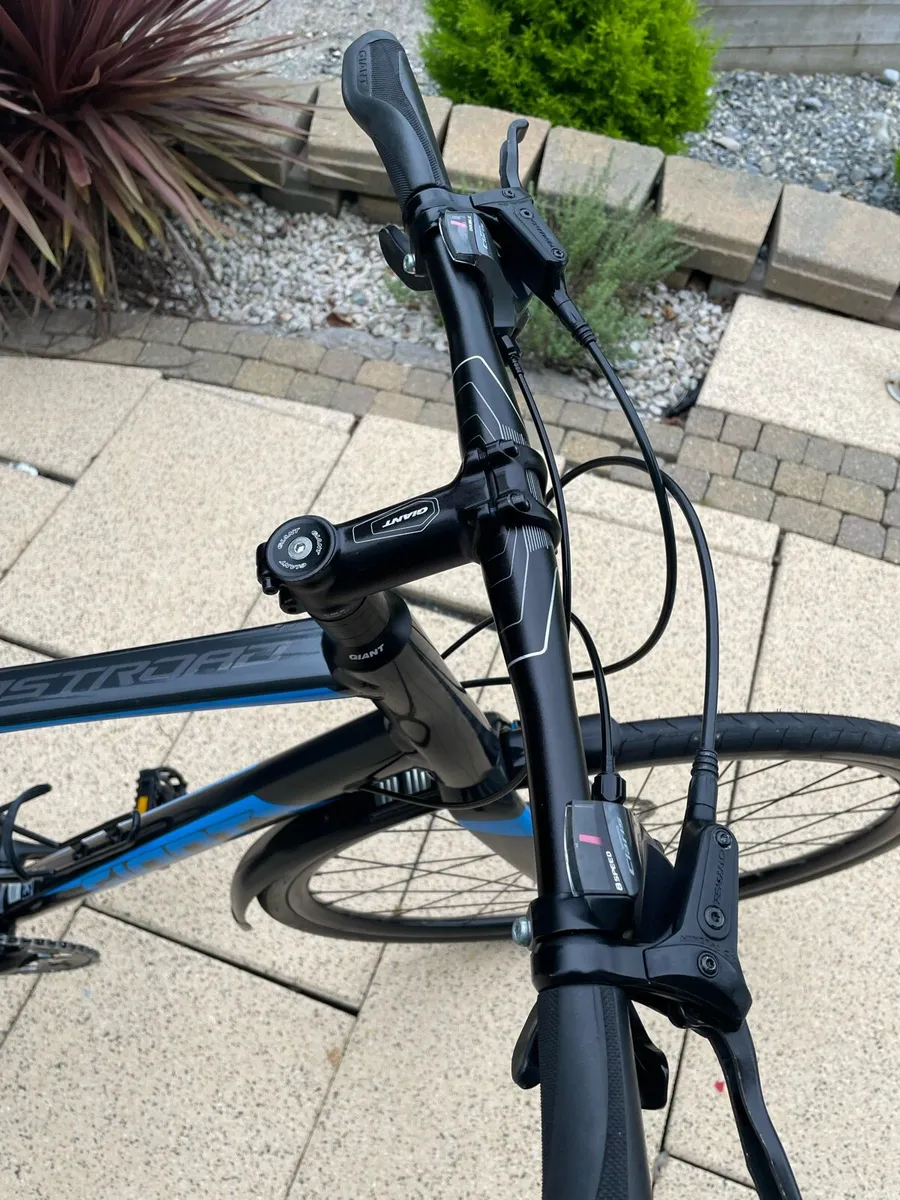 Giant Fastroad 3 hybrid bike - Image 2