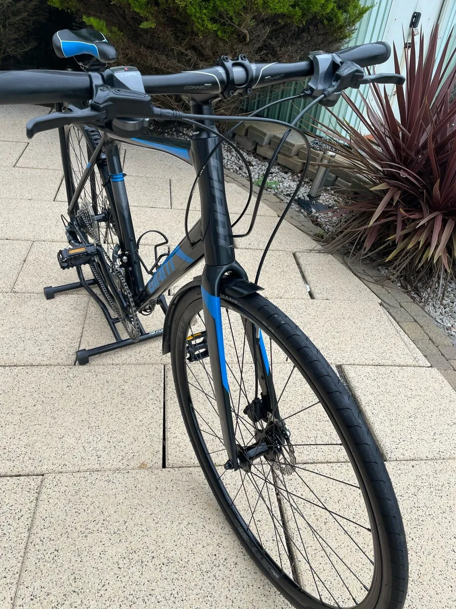 Giant Fastroad 3 hybrid bike - Image 4