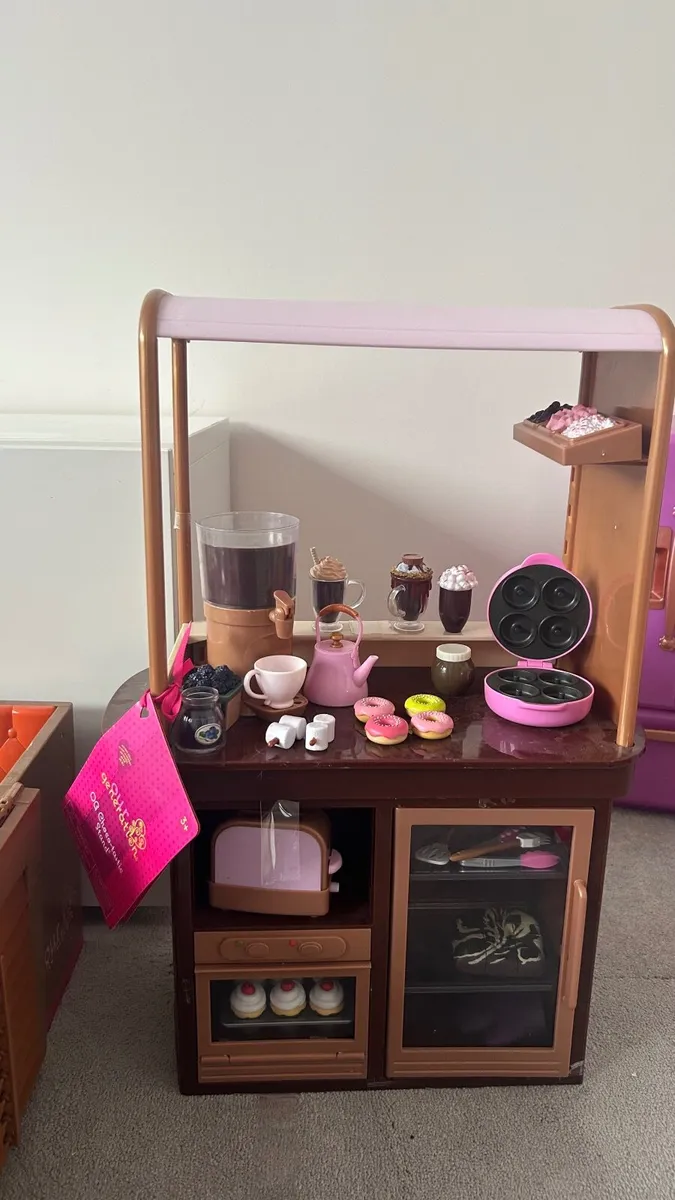 Our Generation coffee stand / chocolate stand