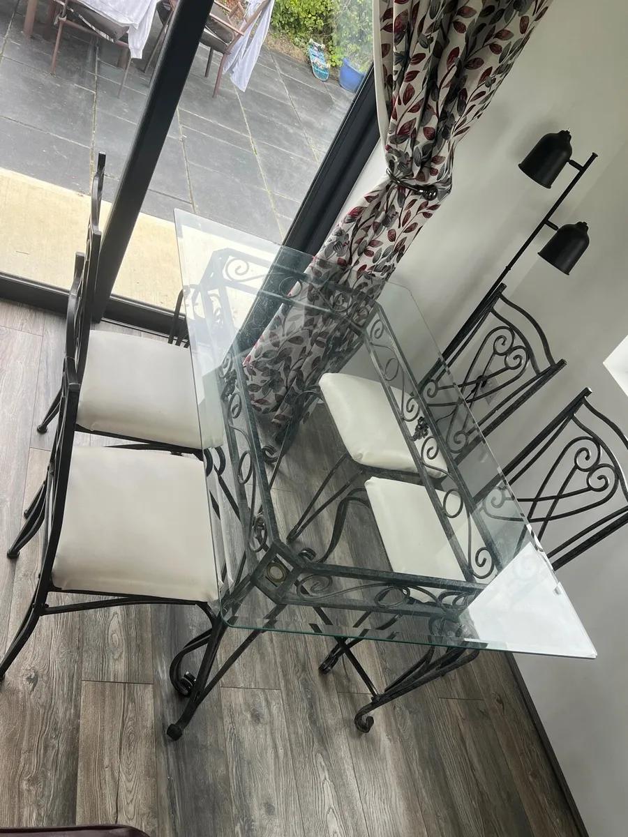Dining table & 4 chairs - Image 1