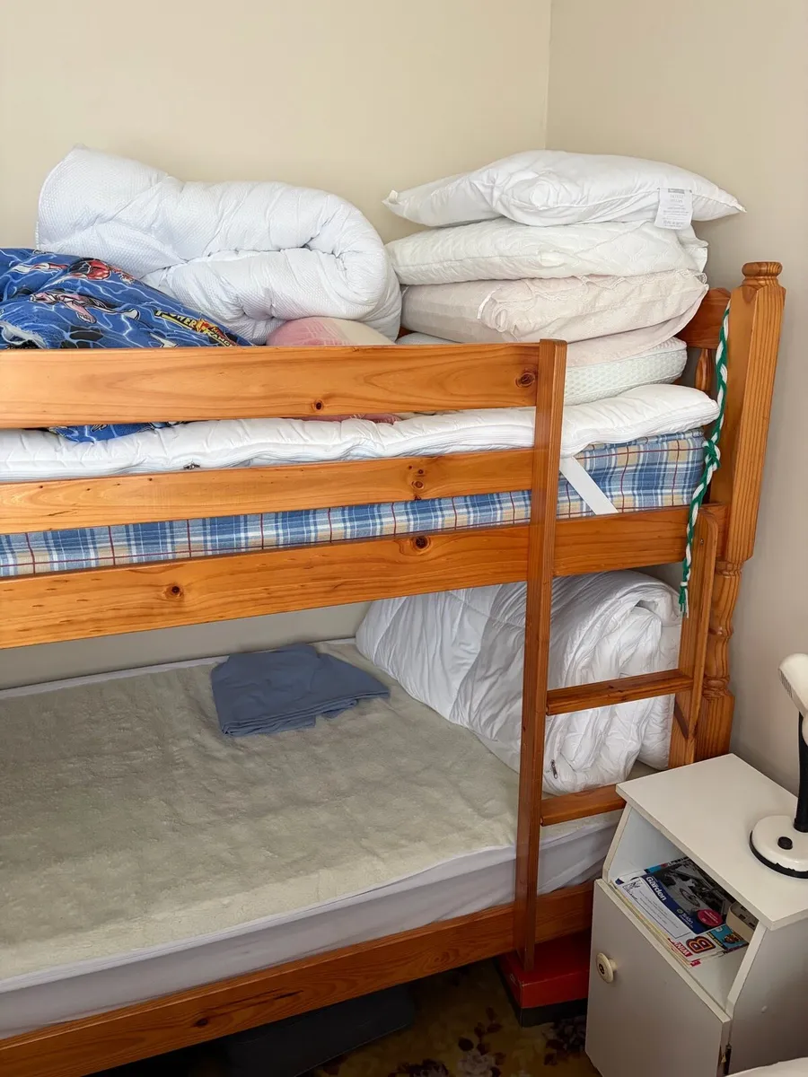 Bunk beds - Image 1