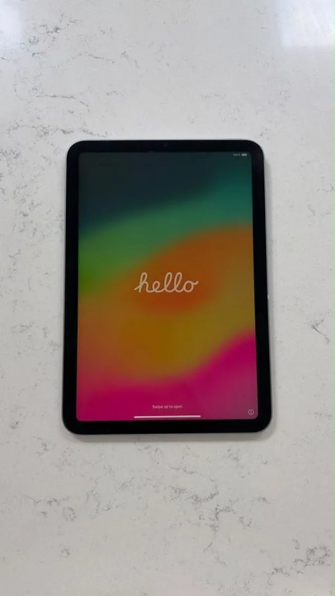 Apple iPad - Image 1