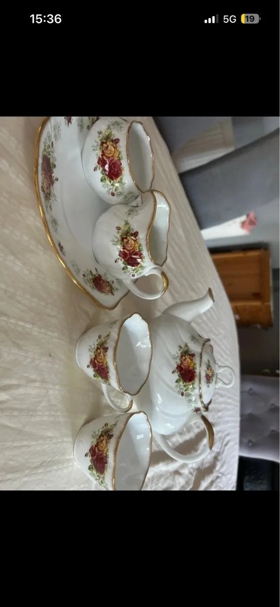 Queens fine bone china tea set - Image 1