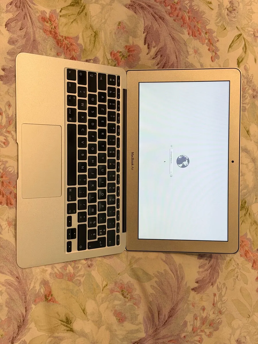 MacBook Air 2011 - Image 1