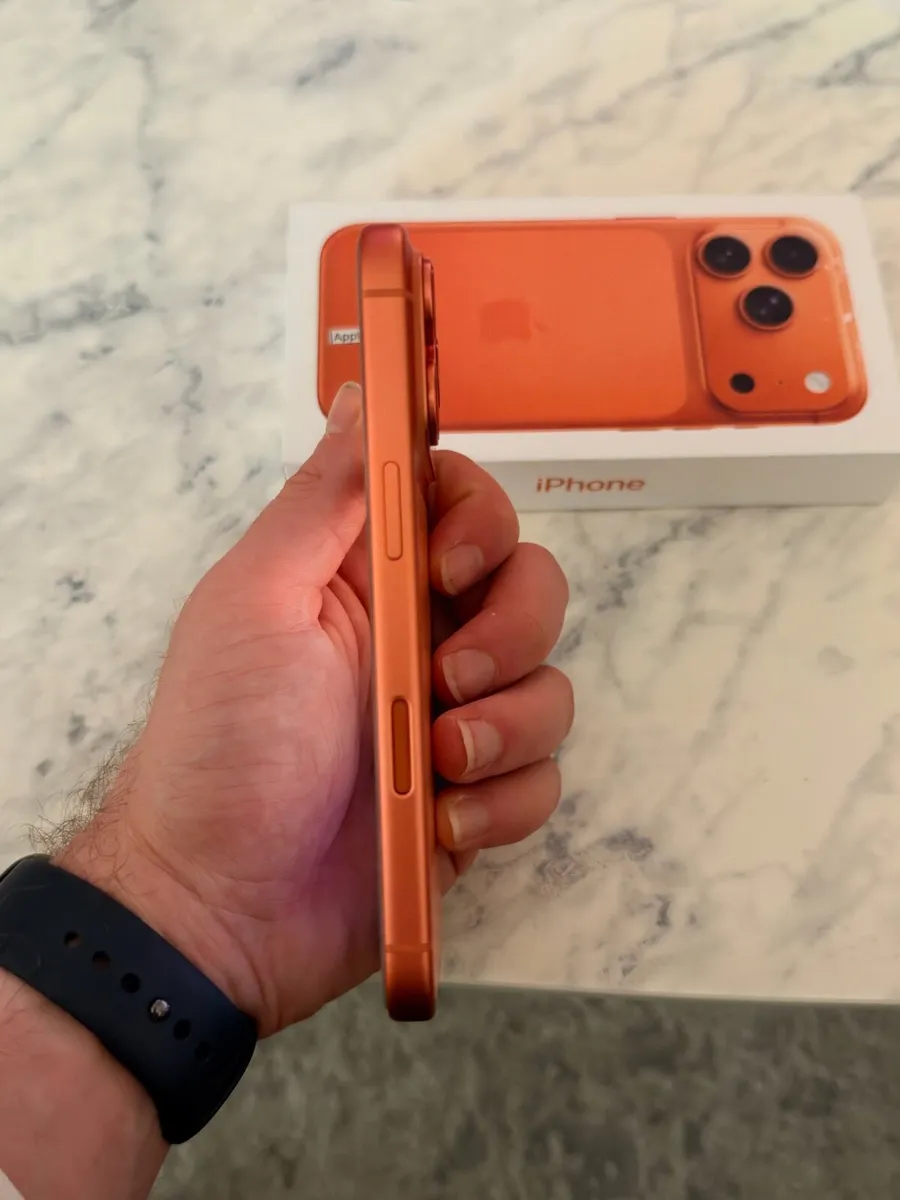 iPhone 17 PRO Cosmic Orange 256GB - Image 4