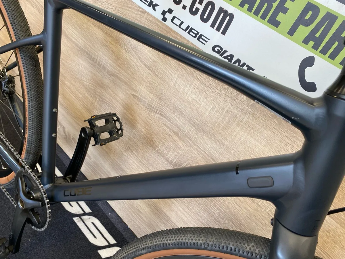 Cube nuroad pro (like new) gravel bike - Image 3