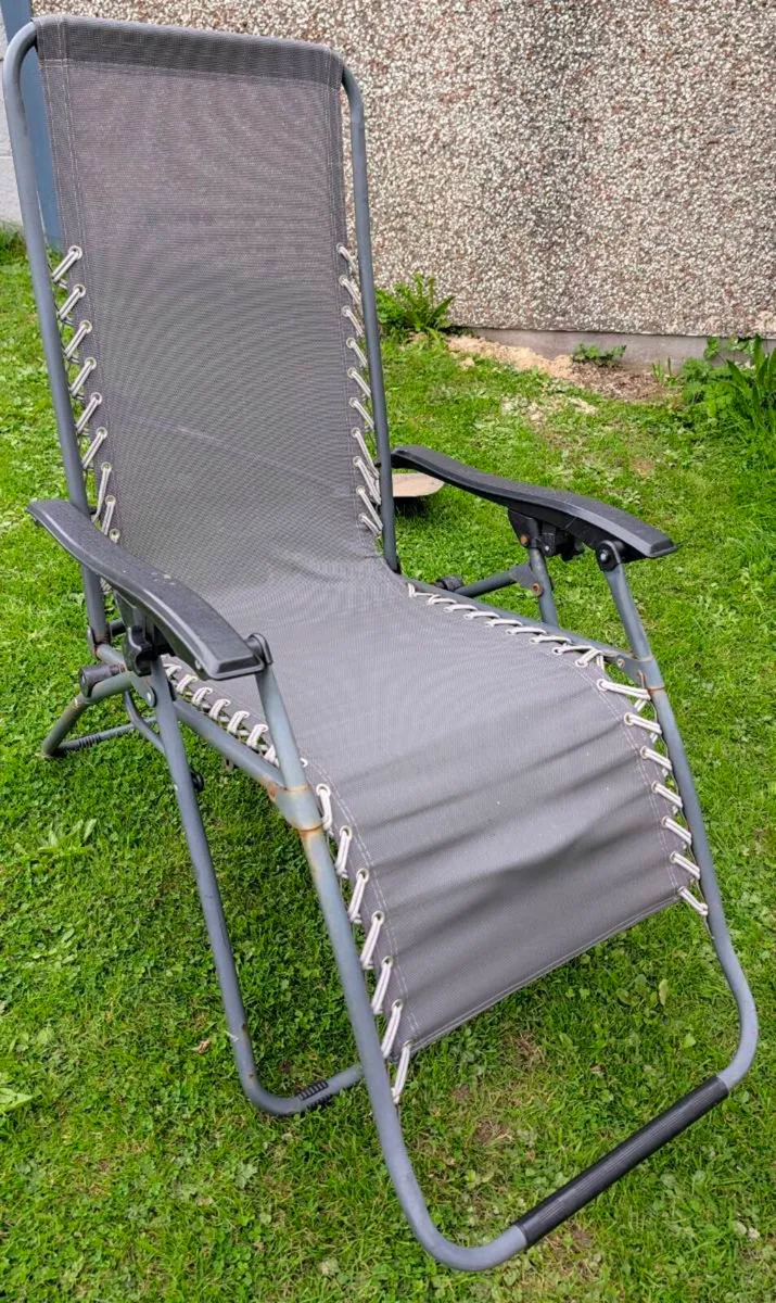 3x Fold Out Outdoor Chairs - Image 1