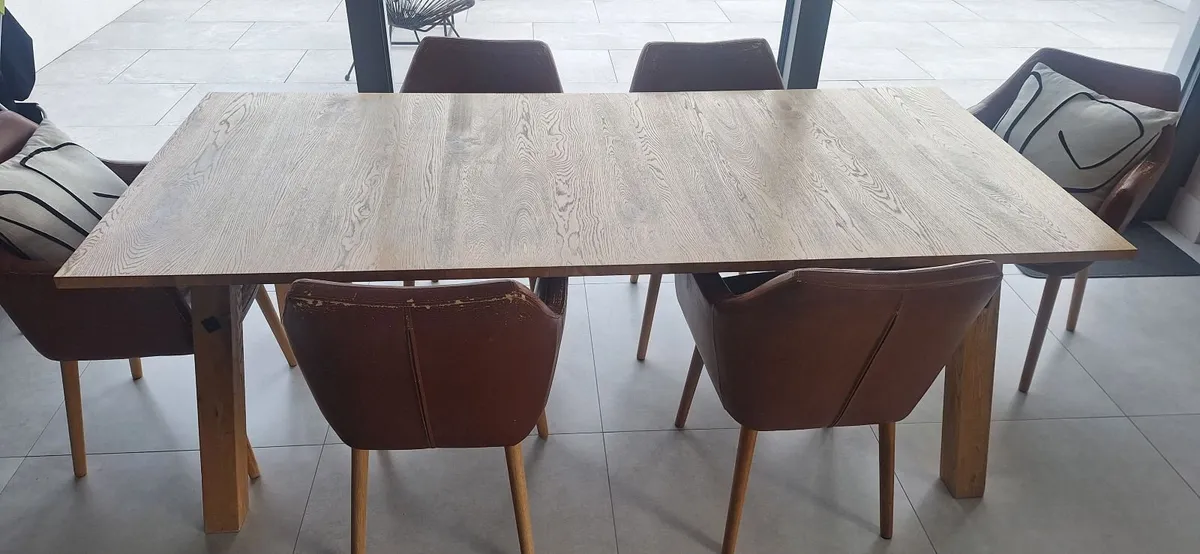 Dining table & chairs - Image 2