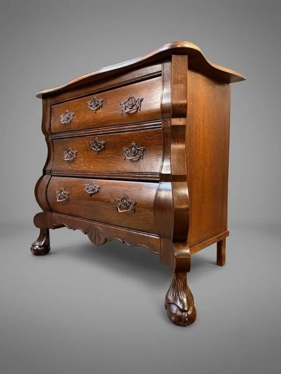 Early 20th Century Dutch Bombe Commode in Solid Oak - Image 1