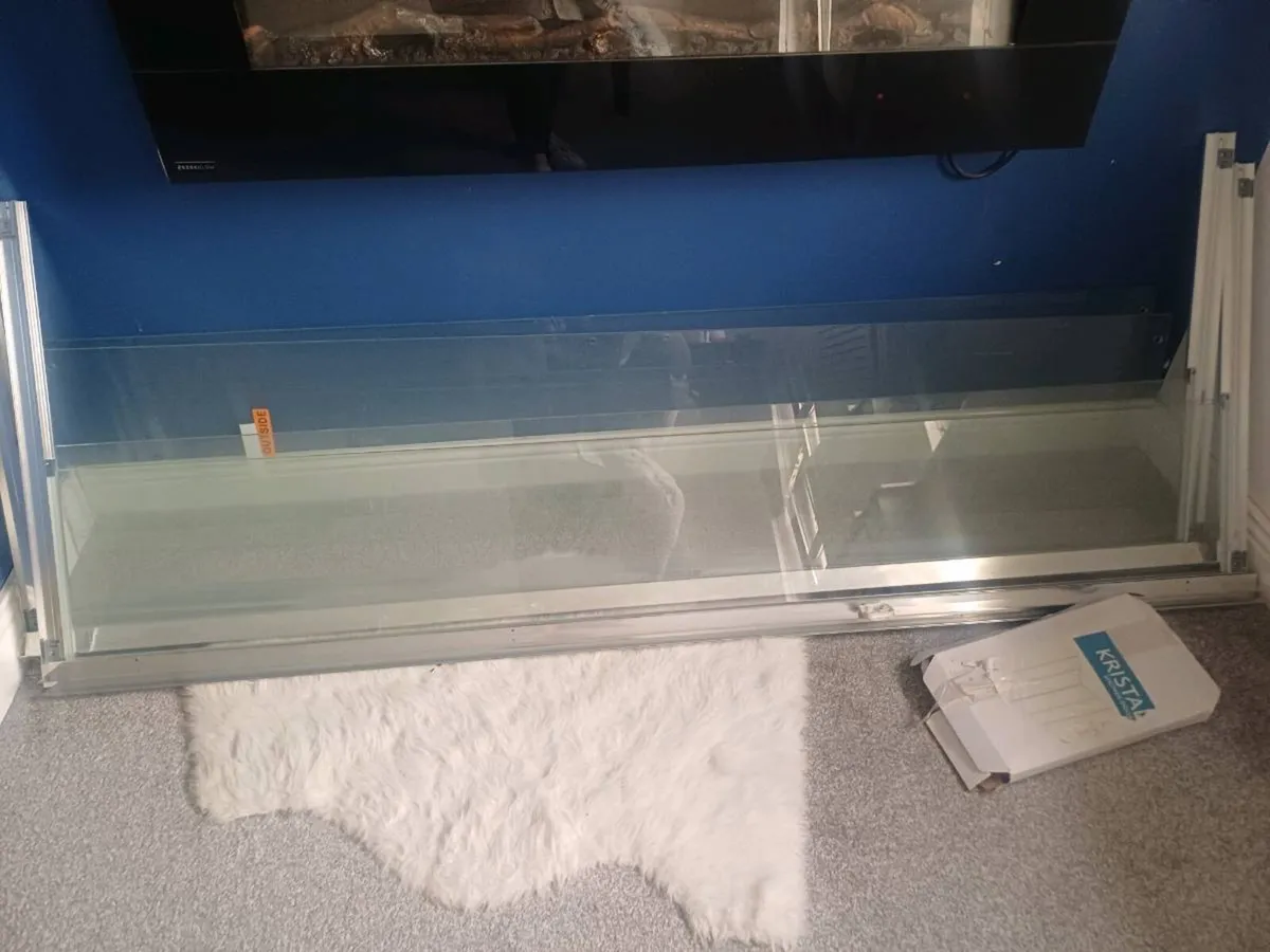 Shower enclosure - Image 1