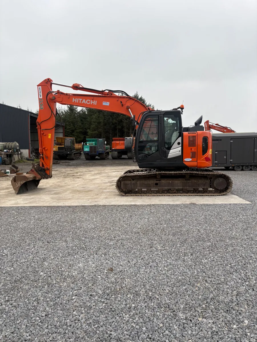 Hitachi zx135-6.                    2017 - Image 1