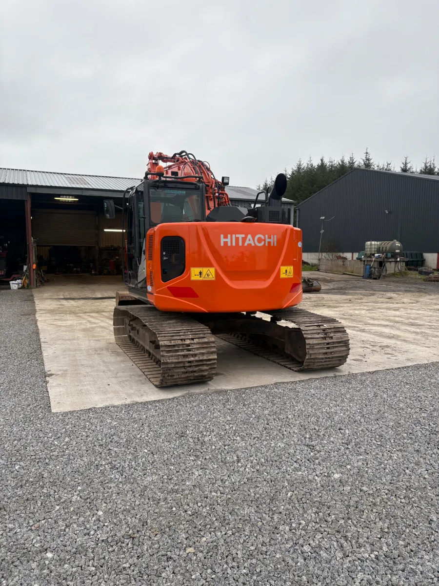 Hitachi zx135-6.                    2017 - Image 3