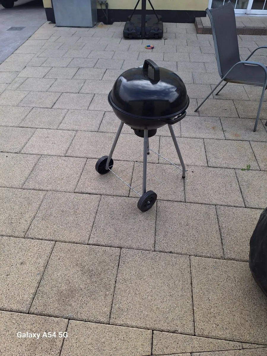 Charcoal bbq for sale - Image 2
