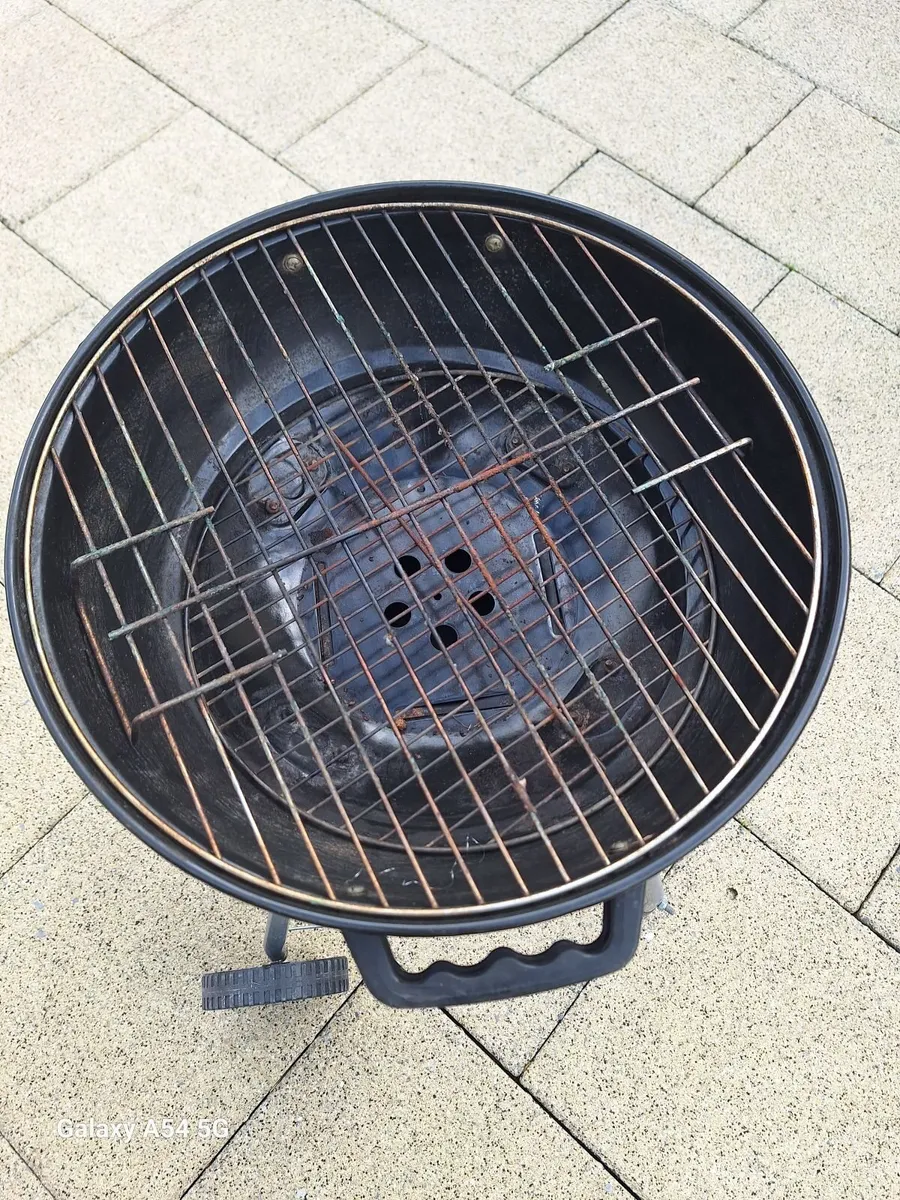 Charcoal bbq for sale - Image 1