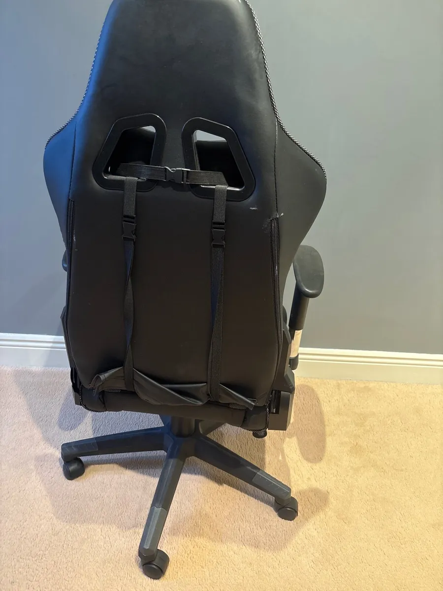 Gaming Chair - Image 2