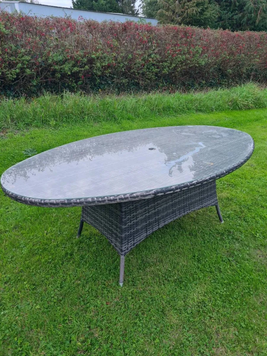 Free table and 2 chairs - Image 1