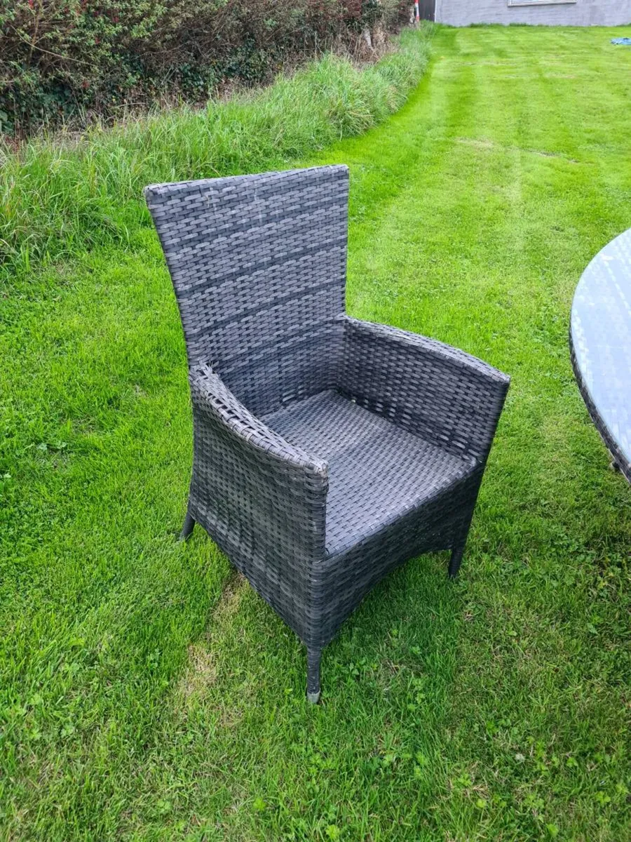Free table and 2 chairs - Image 3