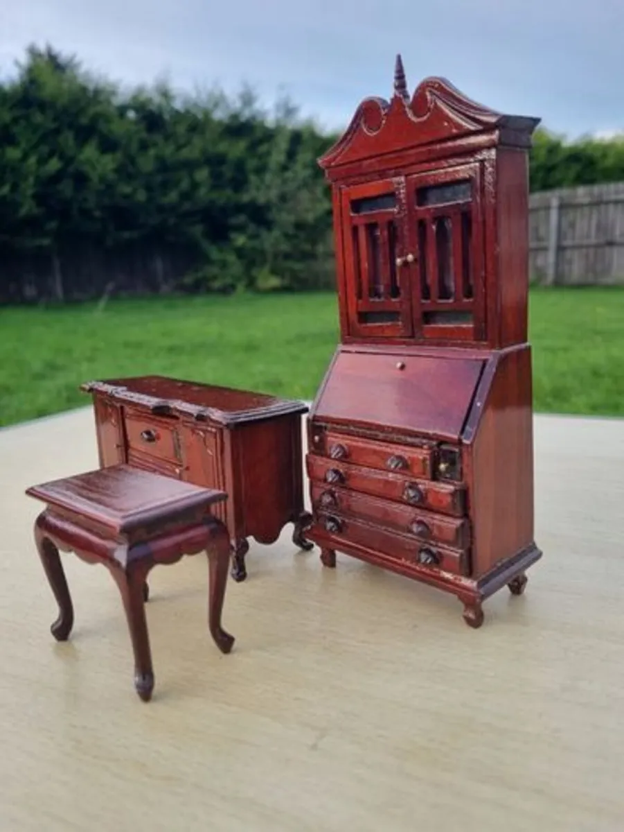 Miniature dolls house furniture set - 3 pieces - Image 3